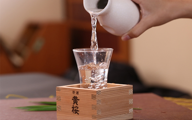 5 chiêu phân biệt rượu gạo truyền thống và rượu nấu bằng men Trung Quốc